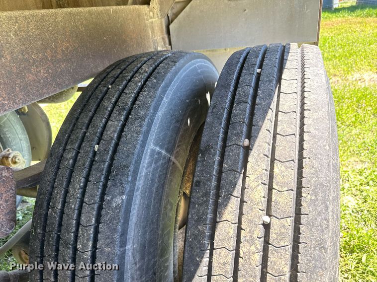 image for item EQ1427 1987 Timpte Super Hopper grain trailer