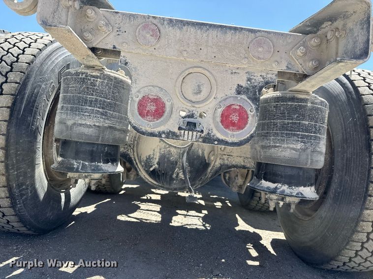 image for item EQ1428 2012 Freightliner Cascadia semi truck