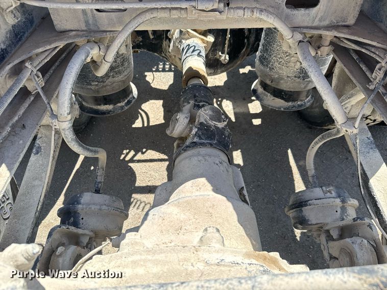 image for item EQ1428 2012 Freightliner Cascadia semi truck