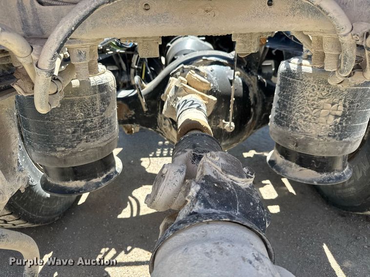 image for item EQ1428 2012 Freightliner Cascadia semi truck