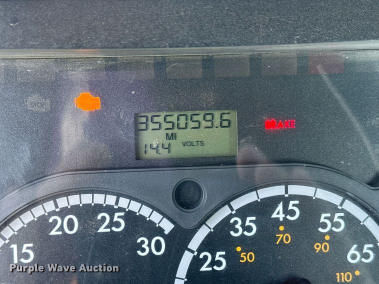 image for item EQ1428 2012 Freightliner Cascadia semi truck