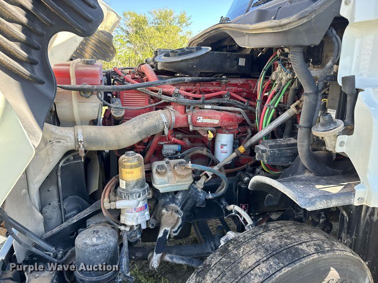 image for item EQ1428 2012 Freightliner Cascadia semi truck