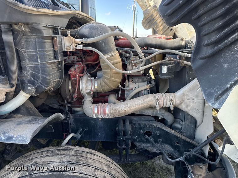 image for item EQ1428 2012 Freightliner Cascadia semi truck