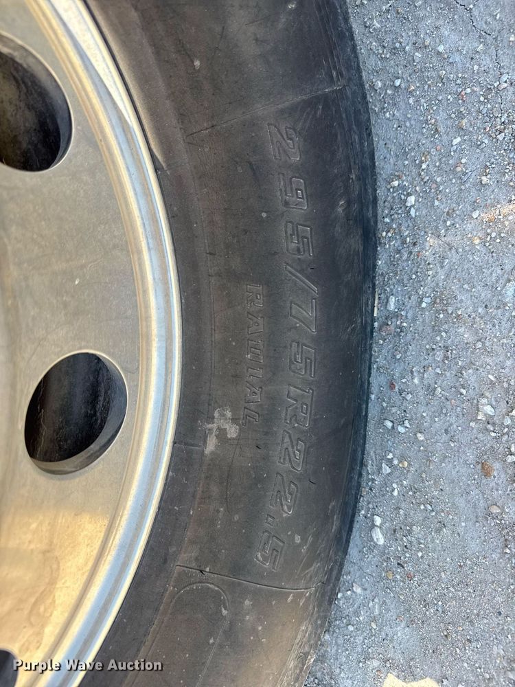 image for item EQ1428 2012 Freightliner Cascadia semi truck