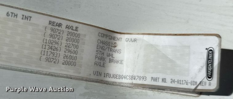 image for item EQ1428 2012 Freightliner Cascadia semi truck