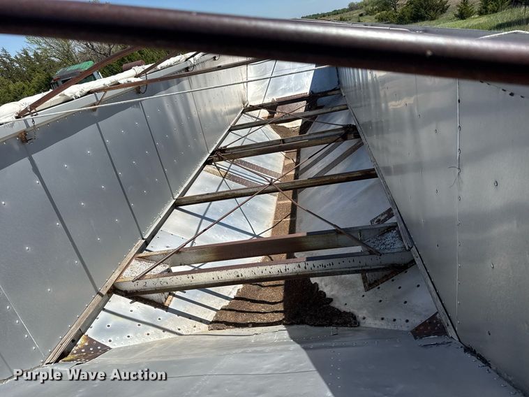 image for item EQ1433 1974 Timpte grain trailer