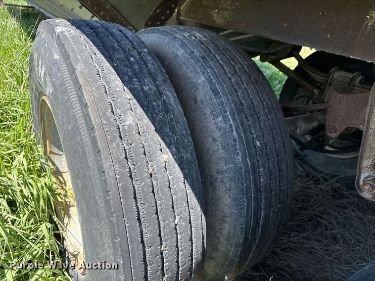 image for item EQ1433 1974 Timpte grain trailer