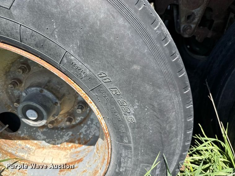 image for item EQ1433 1974 Timpte grain trailer