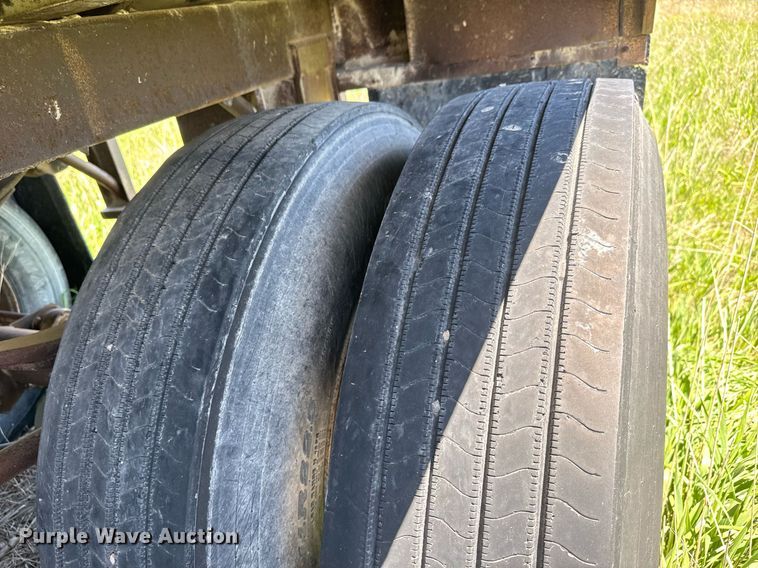 image for item EQ1433 1974 Timpte grain trailer