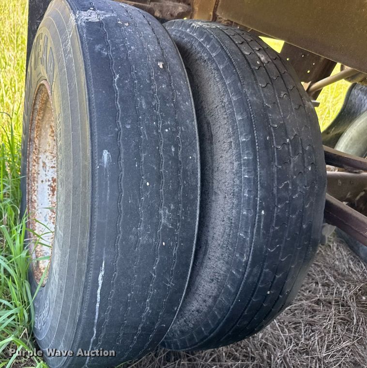 image for item EQ1433 1974 Timpte grain trailer