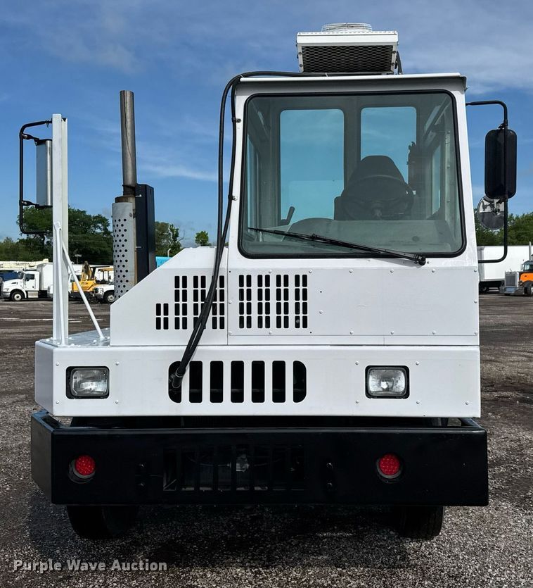 image for item EQ1455 2005 Kalmar 30 yard truck