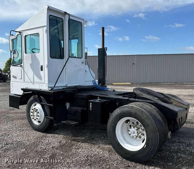 image for item EQ1455 2005 Kalmar 30 yard truck