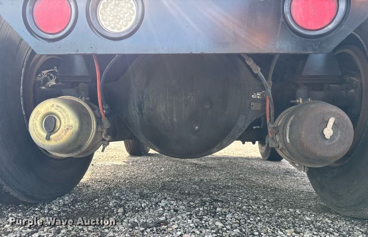 image for item EQ1455 2005 Kalmar 30 yard truck