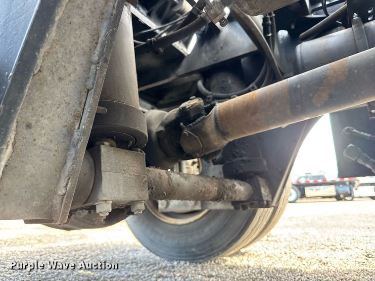 image for item EQ1455 2005 Kalmar 30 yard truck