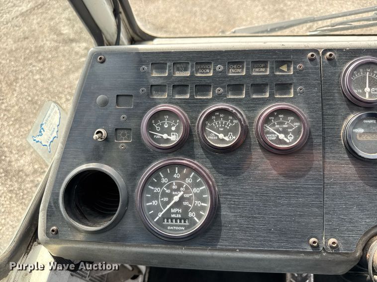 image for item EQ1455 2005 Kalmar 30 yard truck