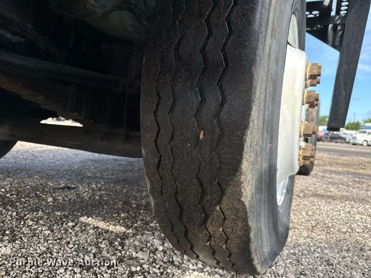 image for item EQ1455 2005 Kalmar 30 yard truck