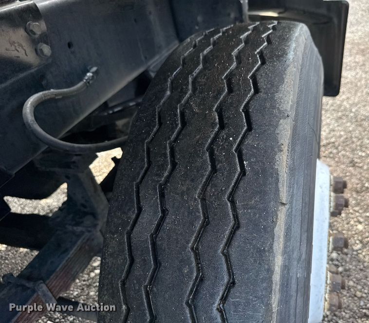 image for item EQ1455 2005 Kalmar 30 yard truck