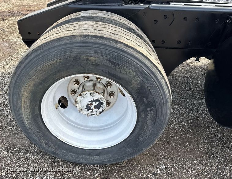 image for item EQ1455 2005 Kalmar 30 yard truck