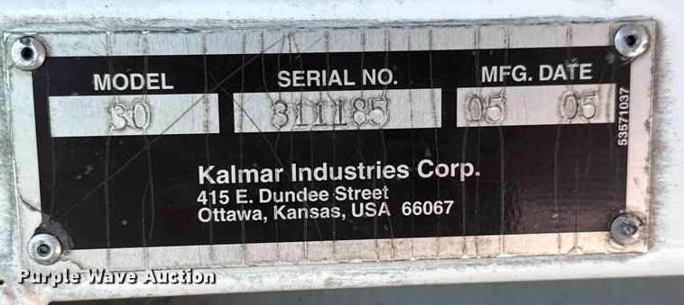 image for item EQ1455 2005 Kalmar 30 yard truck