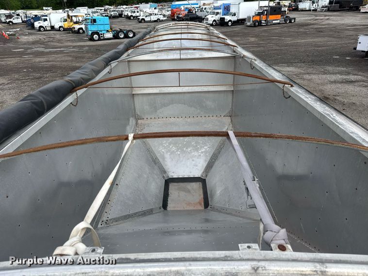 image for item EQ1456 2011 Timpte grain trailer