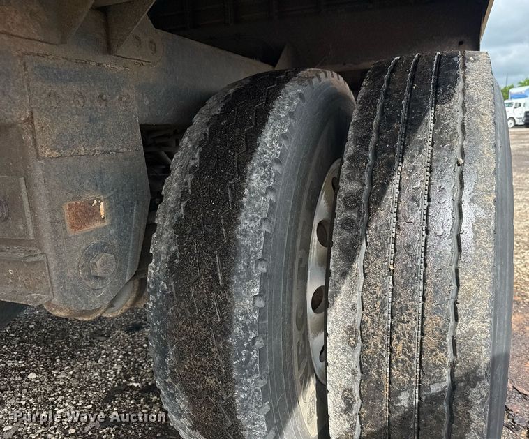 image for item EQ1456 2011 Timpte grain trailer