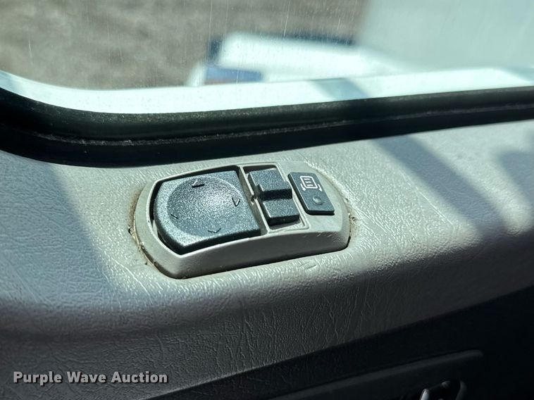 image for item EQ1459 2012 Kenworth T800 semi truck