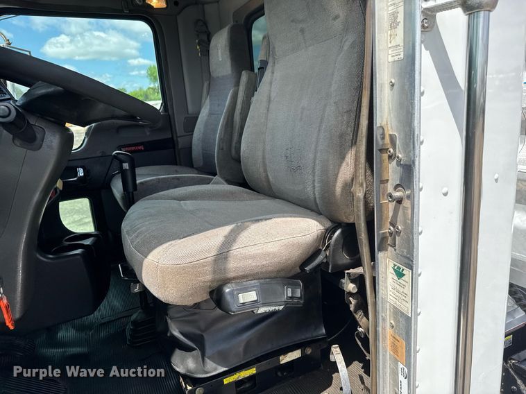 image for item EQ1459 2012 Kenworth T800 semi truck