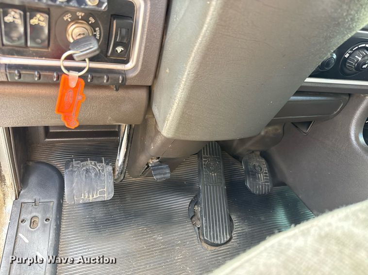 image for item EQ1459 2012 Kenworth T800 semi truck