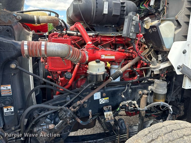 image for item EQ1459 2012 Kenworth T800 semi truck