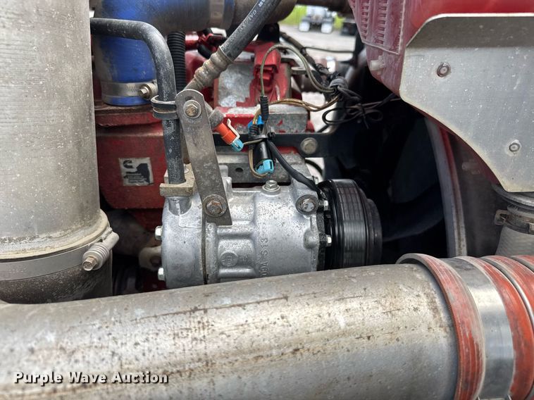 image for item EQ1459 2012 Kenworth T800 semi truck