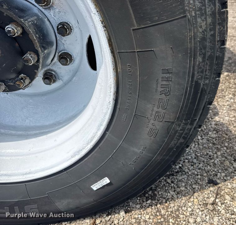 image for item EQ1459 2012 Kenworth T800 semi truck