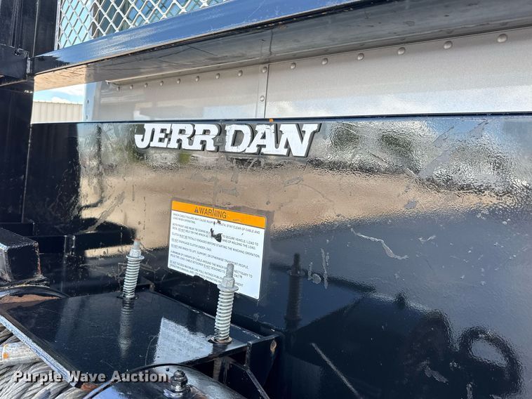 image for item EQ1464 2010 Peterbilt 340 rollback truck