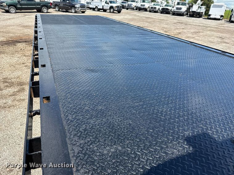 image for item EQ1464 2010 Peterbilt 340 rollback truck