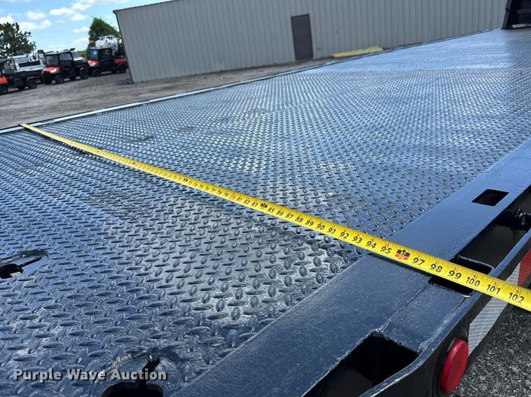 image for item EQ1464 2010 Peterbilt 340 rollback truck