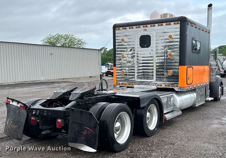 image for item EQ1471 1996 Peterbilt 379 semi truck