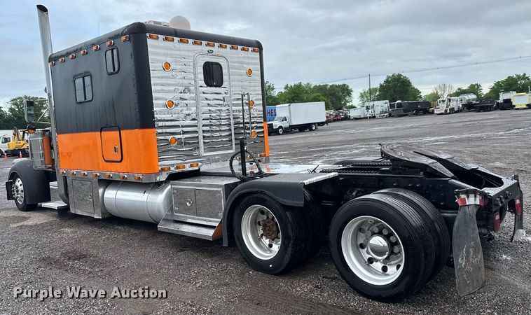 image for item EQ1471 1996 Peterbilt 379 semi truck