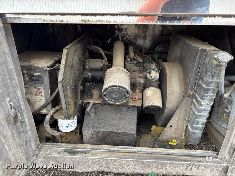 image for item EQ1471 1996 Peterbilt 379 semi truck