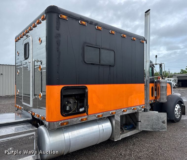 image for item EQ1471 1996 Peterbilt 379 semi truck