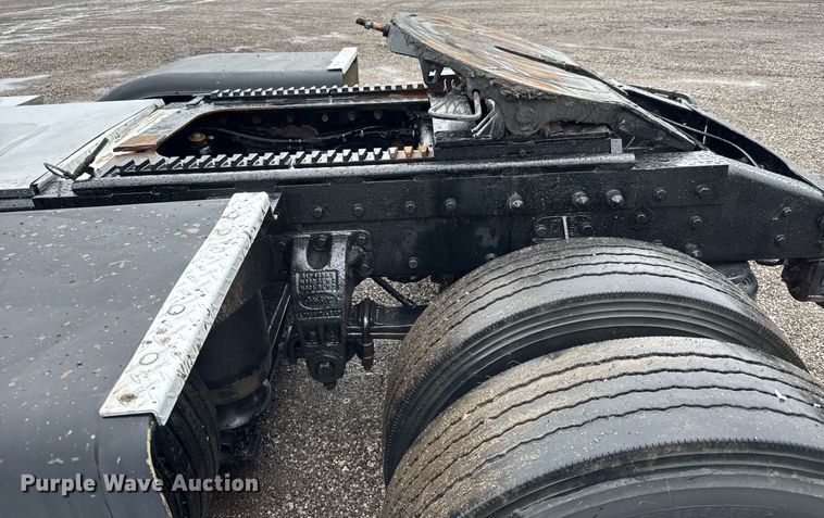 image for item EQ1471 1996 Peterbilt 379 semi truck