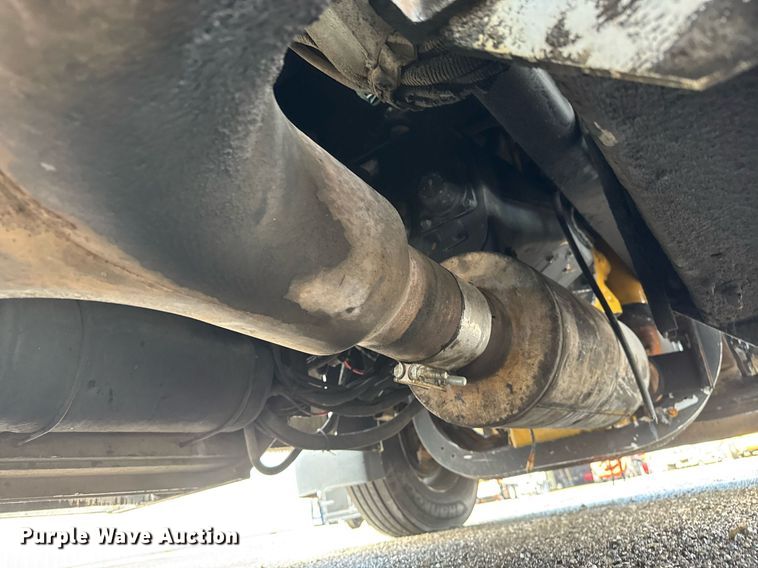 image for item EQ1471 1996 Peterbilt 379 semi truck