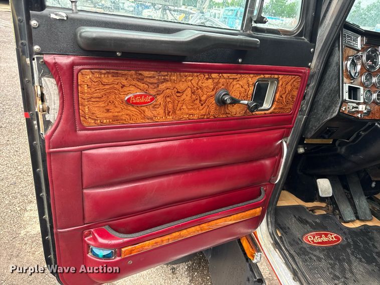 image for item EQ1471 1996 Peterbilt 379 semi truck