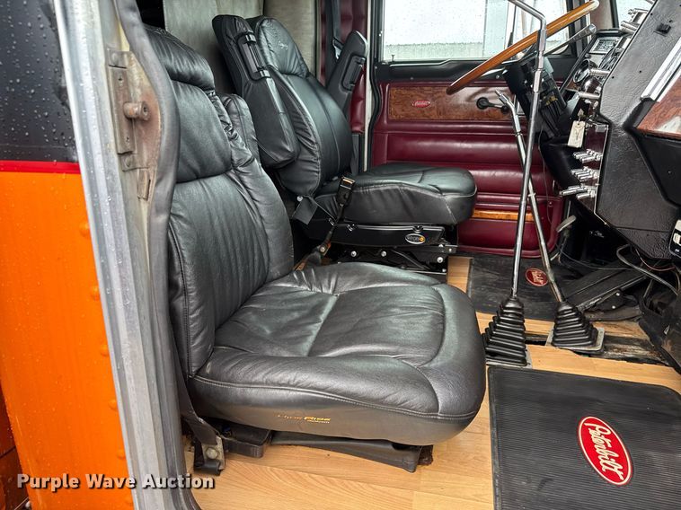 image for item EQ1471 1996 Peterbilt 379 semi truck