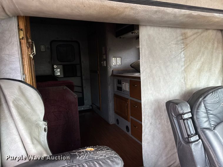 image for item EQ1471 1996 Peterbilt 379 semi truck