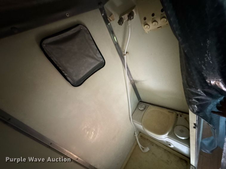 image for item EQ1471 1996 Peterbilt 379 semi truck