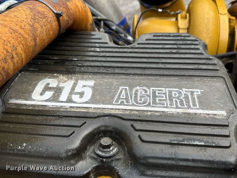 image for item EQ1471 1996 Peterbilt 379 semi truck