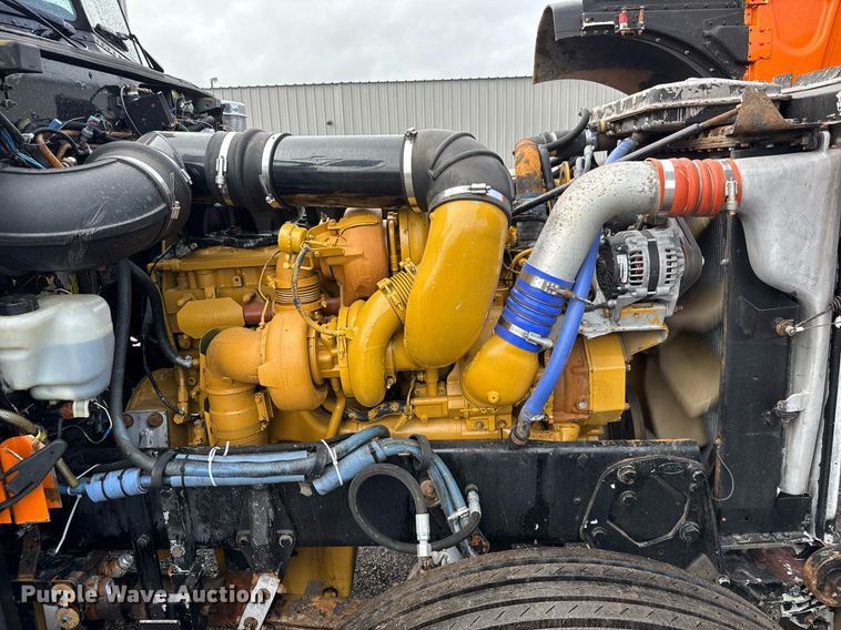 image for item EQ1471 1996 Peterbilt 379 semi truck