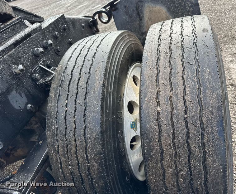 image for item EQ1471 1996 Peterbilt 379 semi truck