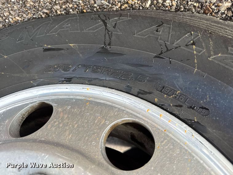 image for item EQ1471 1996 Peterbilt 379 semi truck