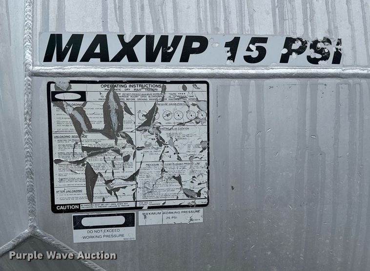 image for item EQ1480 2001 Heil pneumatic dry bulk trailer