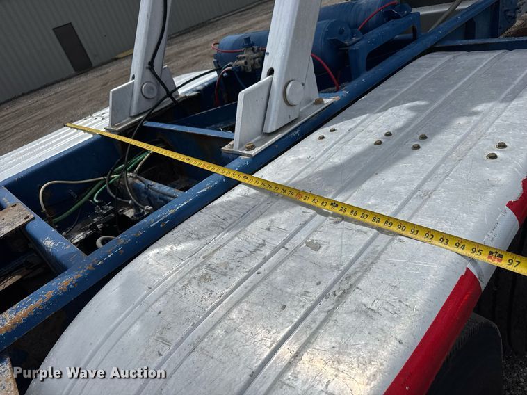 image for item EQ1480 2001 Heil pneumatic dry bulk trailer